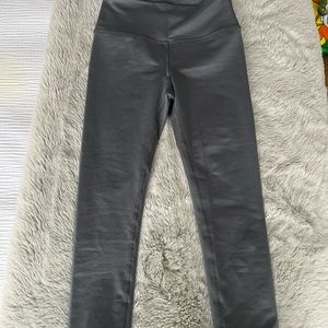 Cropped grey alo leggings